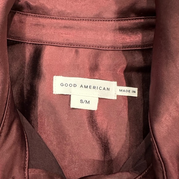 Good American Luxe Satin Button-Up Shirt in Rich Burgundy S/M - Picture 7 of 8